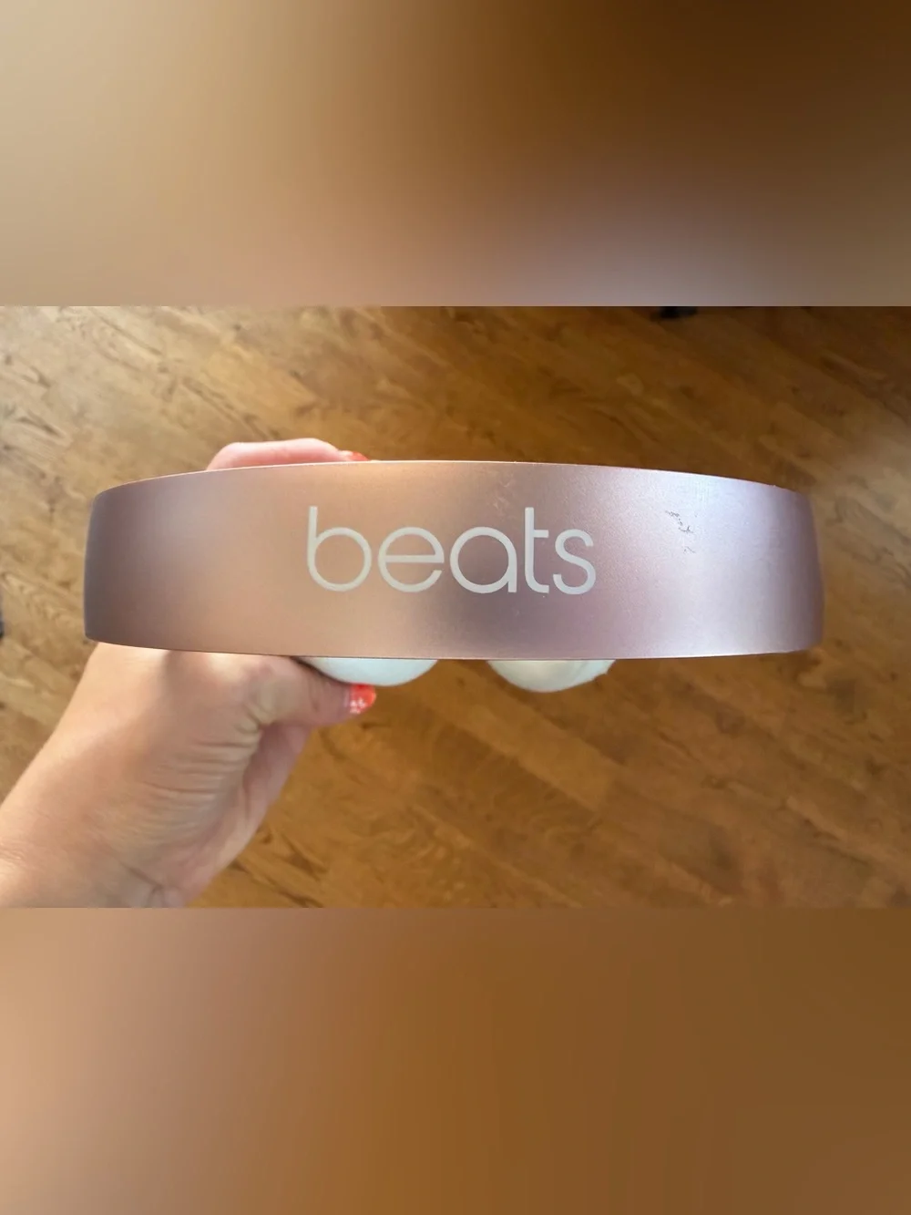 Beats Solo3 Wireless Headphones in Rose Gold - Picture 3 of 16